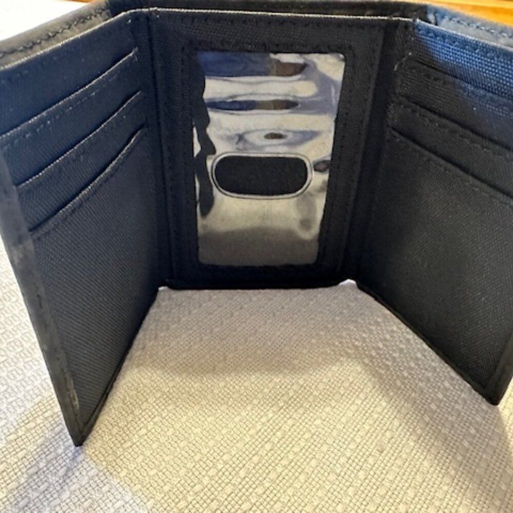 Black Tri-Fold Wallet  7240  NWT